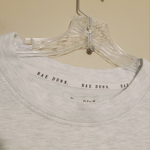 Rae Dunn | Women's Gray XOXO Graphic Sweatshirt (Size XL) - Picture 4 of 9